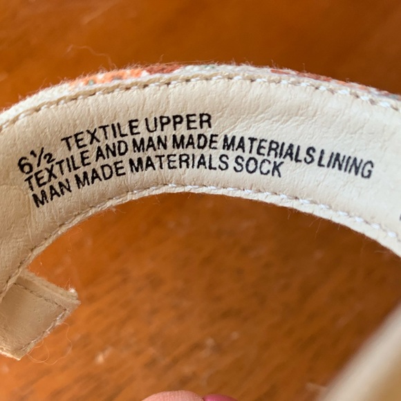 Universal Thread, women’s sandals, small heel, size 6 1/2, cute floral pattern - Picture 7 of 15